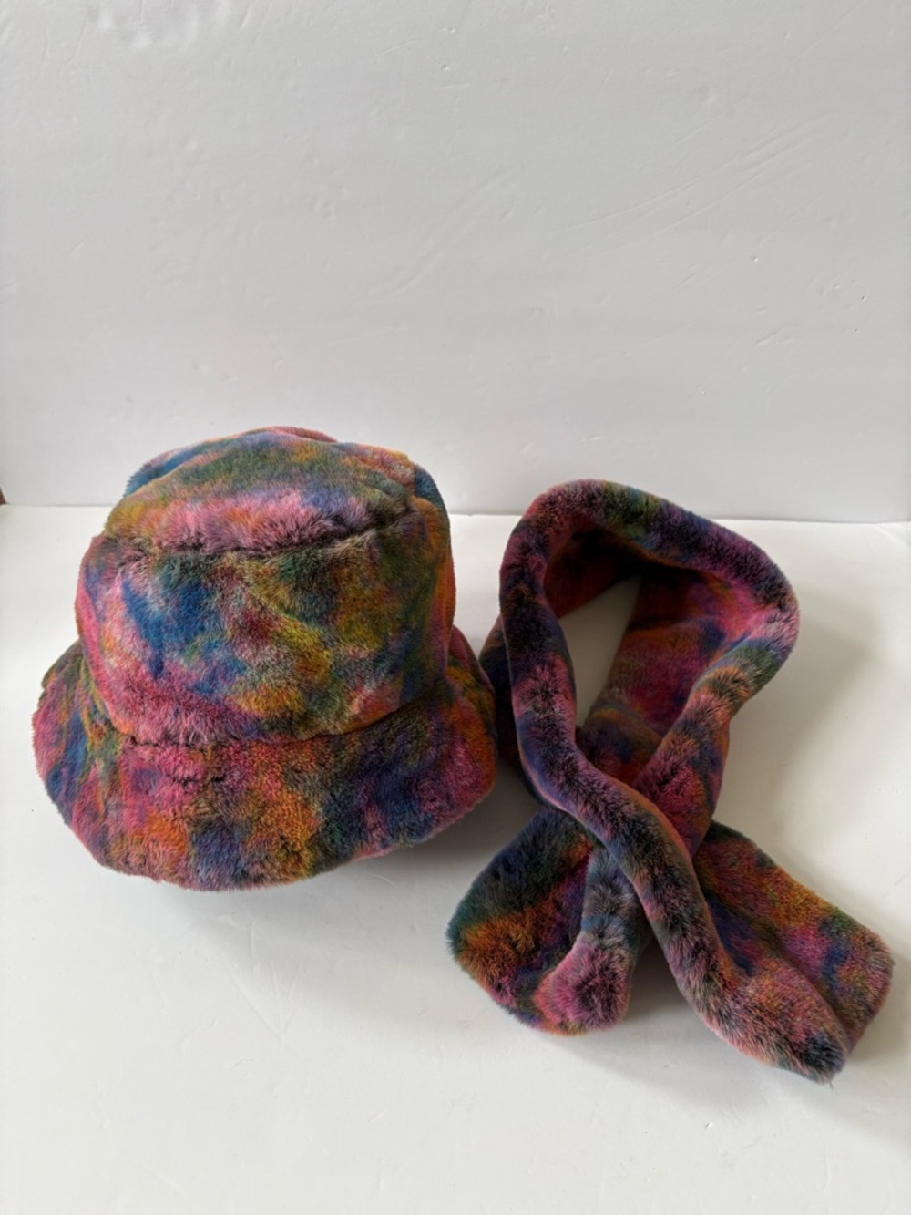 Fuzzy Tie Dye Bucket Hat Scarf Rainbow Faux Fur Festival‎ Y2K Streetwear Rave